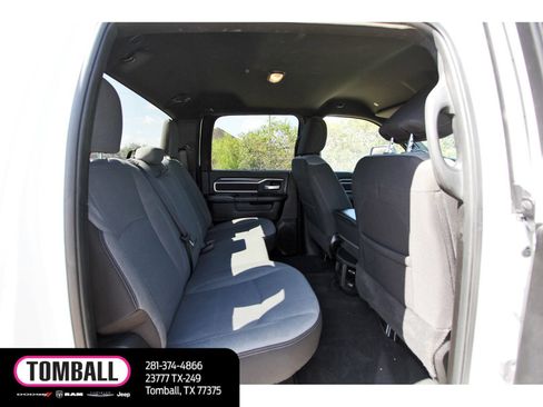 Used 2024 RAM 2500 Big Horn AWD/4WD image 9