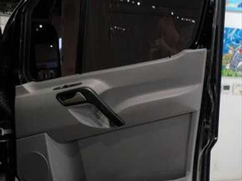 Used 2015 Mercedes-Benz Sprinter 2500 image 35