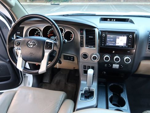 Used 2014 Toyota Sequoia Limited AWD/4WD image 24