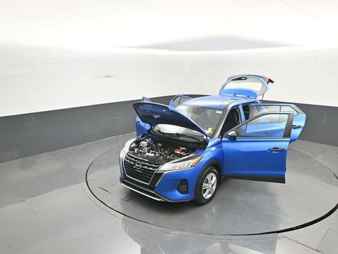 Used 2023 Nissan Kicks S FWD image 41