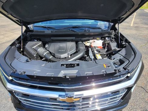 New 2026 Chevrolet Traverse High Country w/ LPO, Floor Liner Package FWD image 17