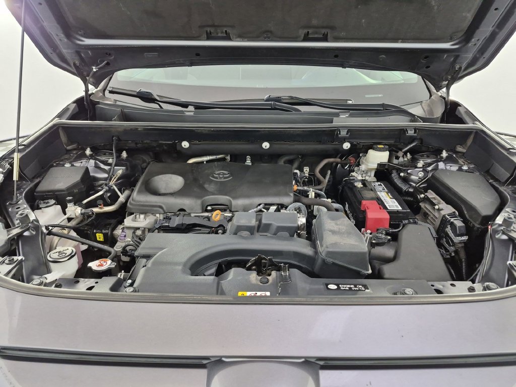 Used 2022 Toyota RAV4 XLE Premium FWD image 40