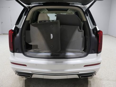 Used 2023 Cadillac XT6 Premium Luxury AWD/4WD image 21
