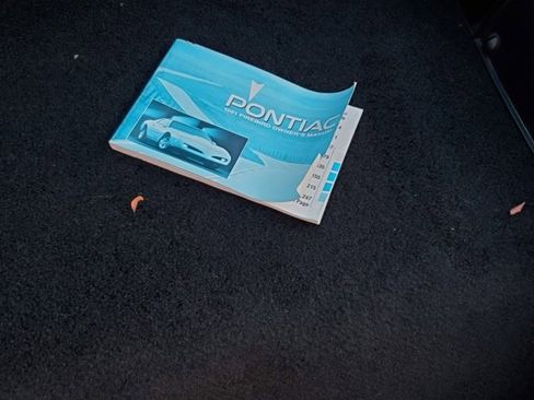 Used 1991 Pontiac Firebird Base image 32