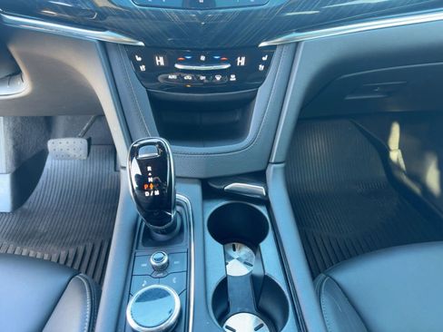 Used 2021 Cadillac XT6 Premium Luxury image 18