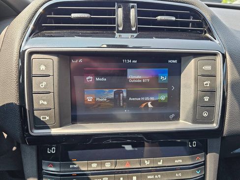 Used 2017 Jaguar F-PACE Prestige AWD/4WD image 15