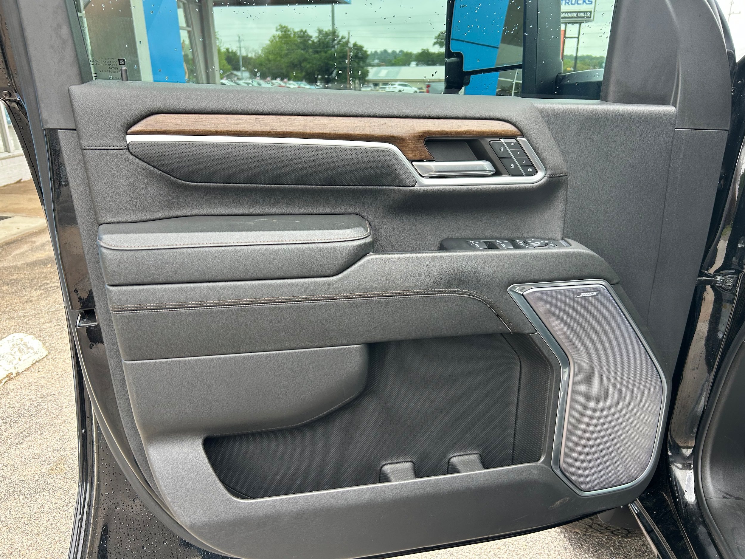 Used 2024 Chevrolet Silverado 2500 High Country w/ High Country Premium Package AWD/4WD image 18