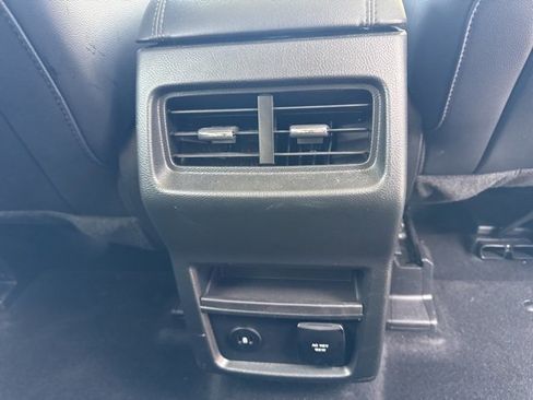 Used 2024 Ford Edge SEL w/ Convenience Package image 15