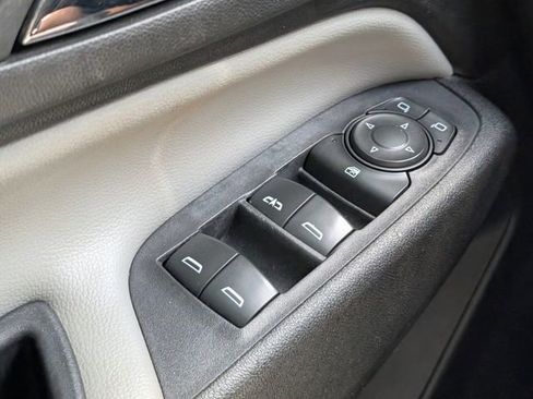 Used 2020 Chevrolet Equinox LS image 22