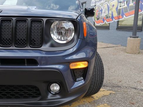 Used 2022 Jeep Renegade Altitude w/ Convenience Group AWD/4WD image 3