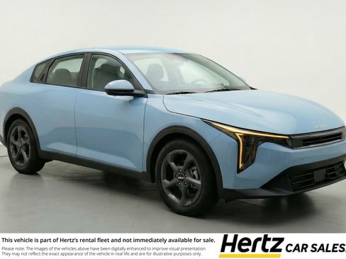 Used 2025 Kia K4 LXS image 1