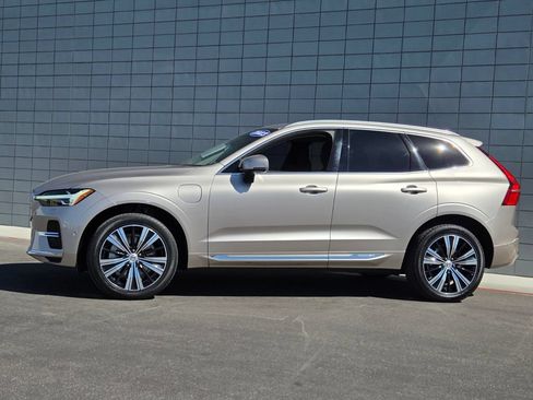 Used 2023 Volvo XC60 T8 Plus AWD/4WD image 2