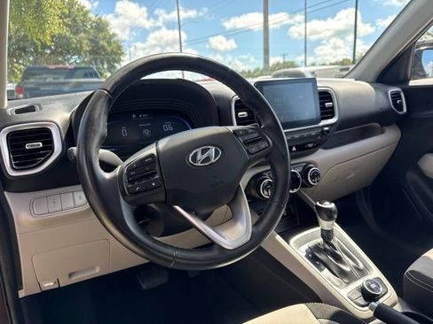 Used 2025 Hyundai Venue SEL FWD image 22