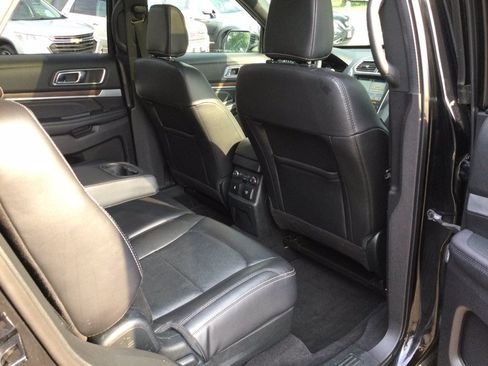 Used 2018 Ford Explorer Limited w/ Ford Safe & Smart Package AWD/4WD image 13