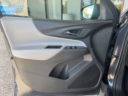 Used 2022 Chevrolet Equinox LS AWD/4WD image 11