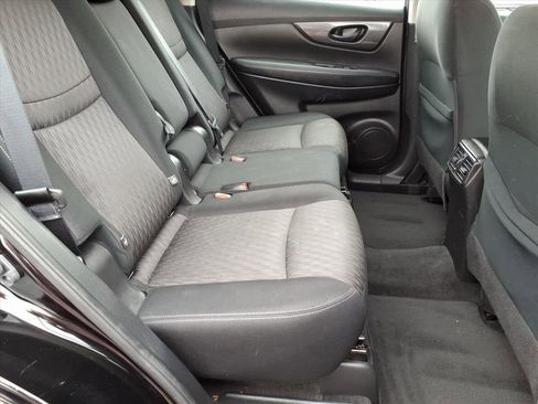 Used 2020 Nissan Rogue S image 10