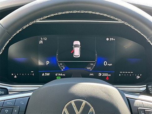 Certified 2025 Volkswagen Taos SE image 26
