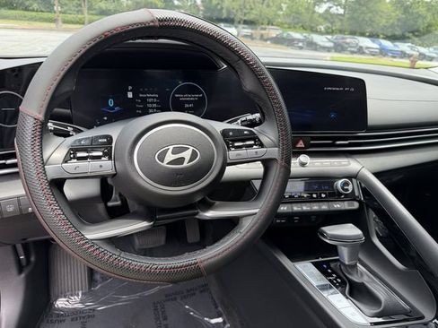 Used 2024 Hyundai Elantra Limited FWD image 14