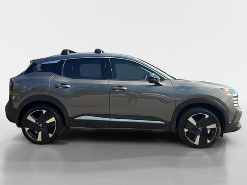 New 2026 Nissan Kicks SR w/ Cold Weather Package image 6