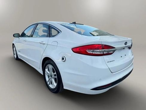 Used 2018 Ford Fusion SE w/ Equipment Group 602A FWD image 8