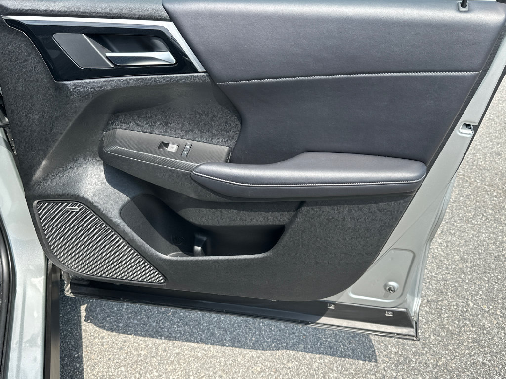 Used 2025 Mitsubishi Outlander SE AWD/4WD image 14