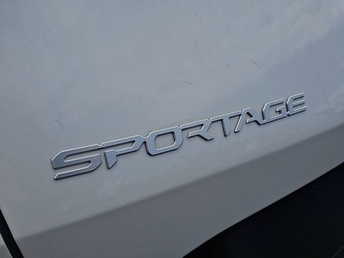 Used 2023 Kia Sportage LX AWD/4WD image 29