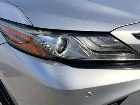Used 2018 Toyota Camry XSE FWD image 27