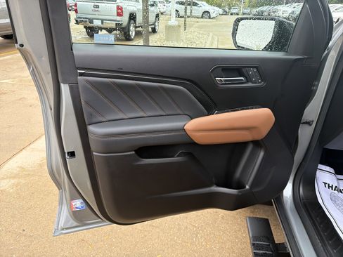 Used 2026 GMC Canyon AT4 w/ Technology Plus Package image 12