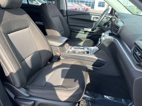 Certified 2022 Ford Explorer XLT w/ Class IV Trailer Tow Package image 9