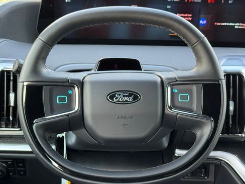 New 2025 Ford Expedition Platinum w/ Stealth Performance Package image 7