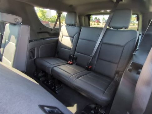 Used 2025 Chevrolet Suburban Z71 AWD/4WD image 27