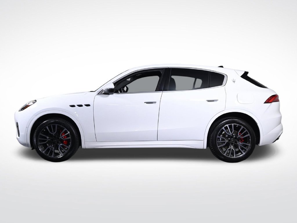 Used 2025 Maserati Grecale GT AWD/4WD image 2