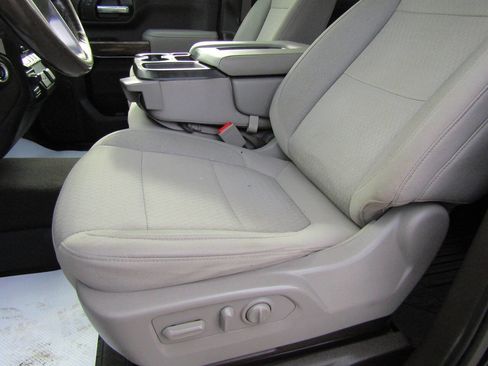 Used 2022 GMC Sierra 2500 SLE w/ SLE Value Package; image 16