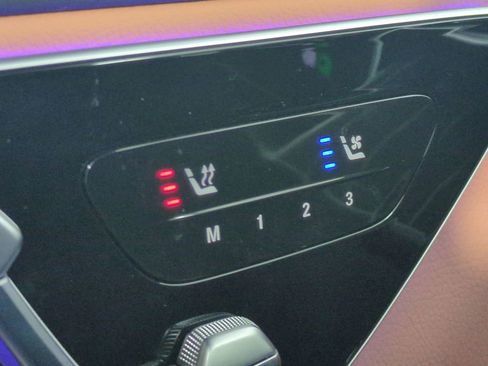 Used 2024 Mercedes-Benz GLC 300 4MATIC image 27