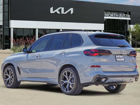 Used 2026 BMW X5 xDrive40i w/ M Sport Package image 5