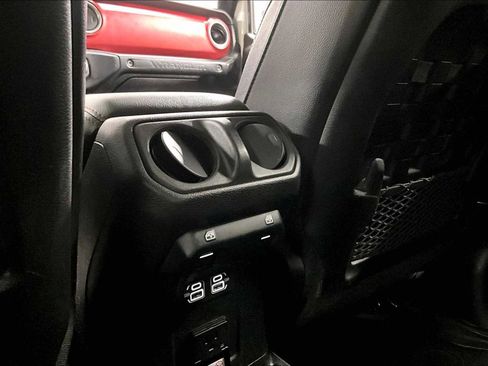 Used 2022 Jeep Wrangler Unlimited Rubicon w/ Xtreme Recon 35" Tire Package image 26