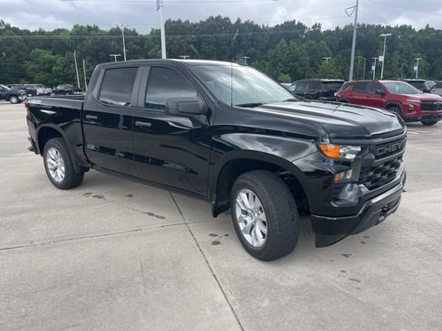 Used 2024 Chevrolet Silverado 1500 Custom AWD/4WD image 9