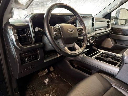 Used 2024 Ford F450 Lariat w/ FX4 Off-Road Package image 8