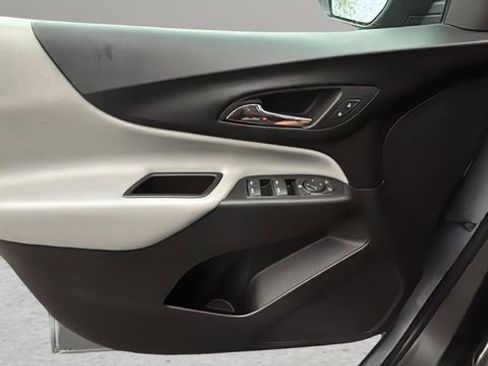 Used 2024 Chevrolet Equinox LS w/ LS Convenience Package FWD image 17