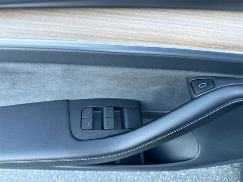 Used 2022 Tesla Model 3 Long Range image 7