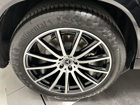 Used 2025 Mercedes-Benz GLS 450 4MATIC image 19