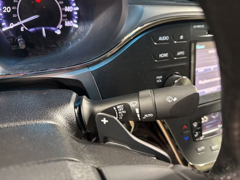 Used 2015 Toyota Avalon Limited w/ Technology Package FWD image 41