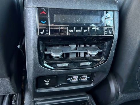 Used 2022 Jeep Grand Cherokee L Limited image 15