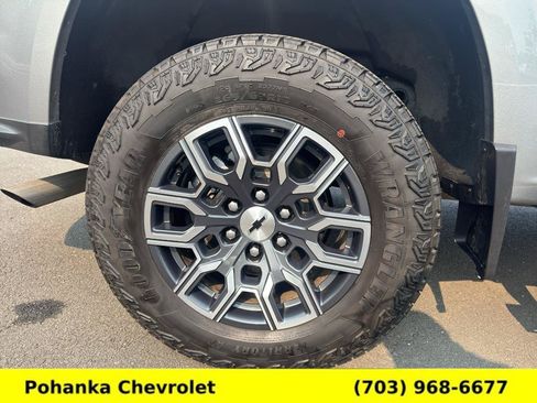 Used 2025 Chevrolet Colorado Z71 w/ Z71 Convenience Package 2 AWD/4WD image 32