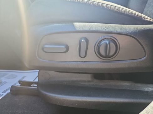 Used 2022 Chevrolet Equinox LT image 15