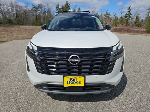 New 2026 Nissan Pathfinder Platinum AWD/4WD image 10