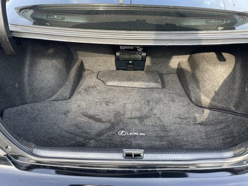 Used 2004 Lexus IS 300 RWD image 35