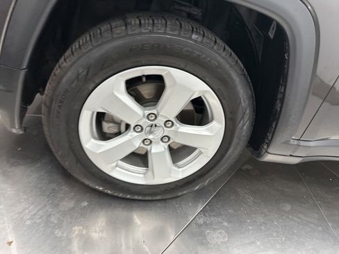 Used 2019 Jeep Compass Latitude w/ Safety & Security Group FWD image 7