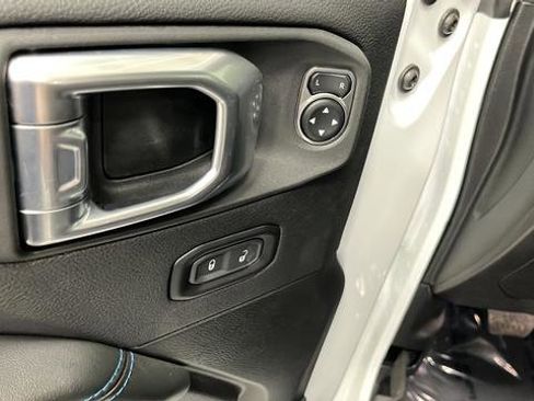 Used 2025 Jeep Wrangler Unlimited Rubicon 4xe image 20