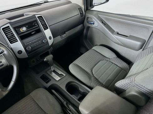 Used 2010 Nissan Frontier SE w/ SE Value Truck Pkg image 10